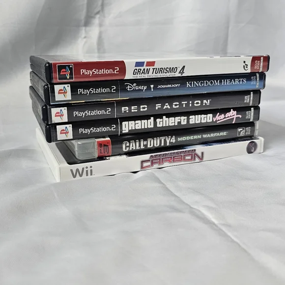 Lot of EMPTY Video Game Cases- Playstation 2, Playstation 3, Wii